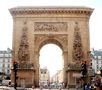 Porte St-Denis seen from rue du faubourg St-Denis, 2003.