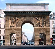 View of Porte Saint-Martin from rue St-Martin.